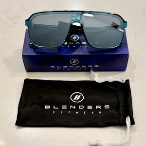 Blenders Eyewear Gentle Prince Meister X2 Polarized Sunglasses Unisex